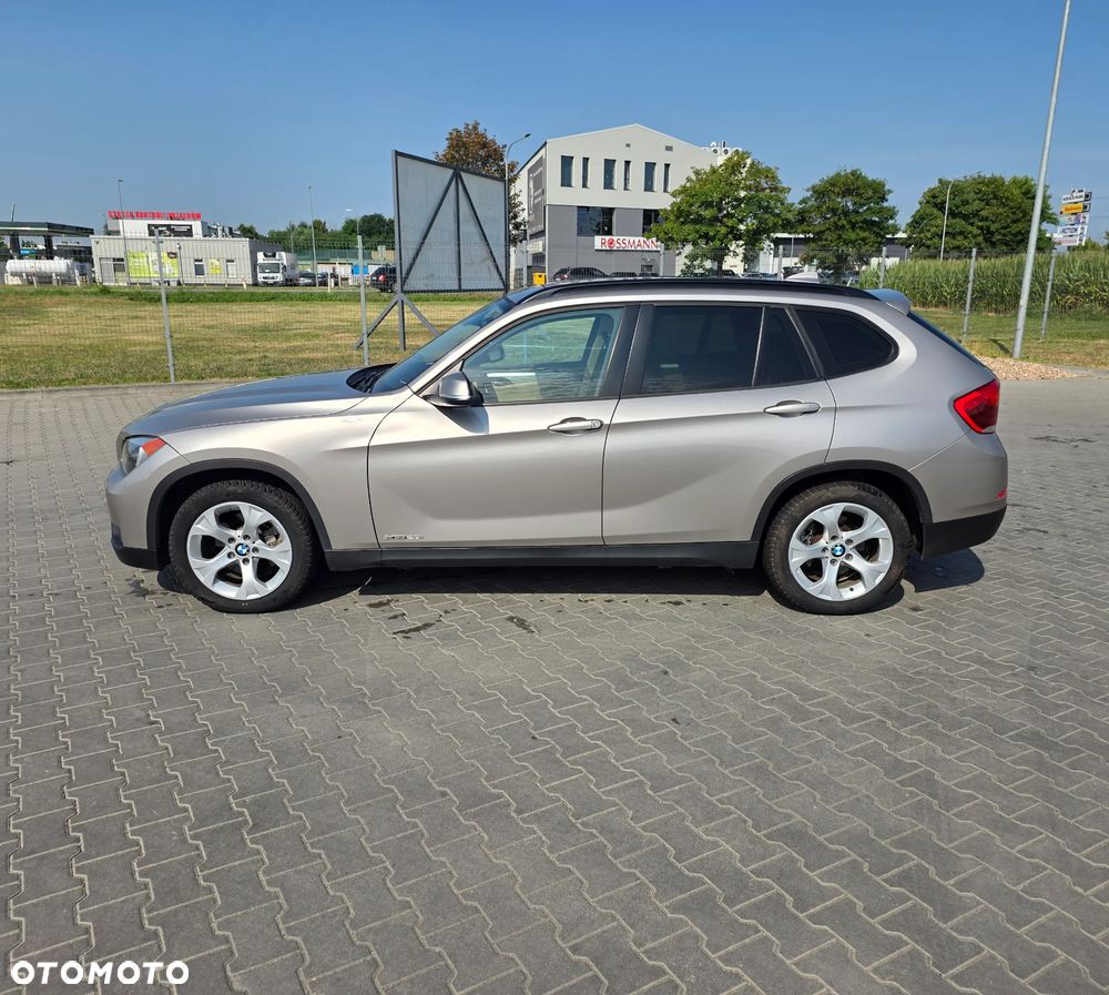 BMW X1 xDrive28i xLine - 4