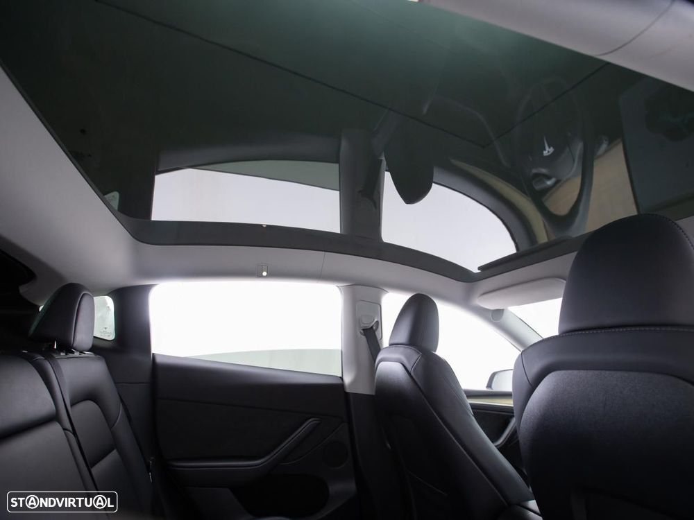 Tesla Model Y RWD - 14
