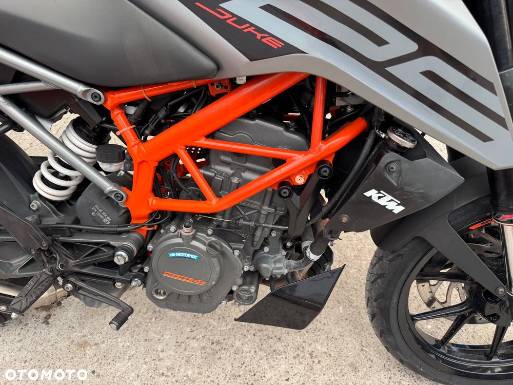 KTM Duke 125 - 16