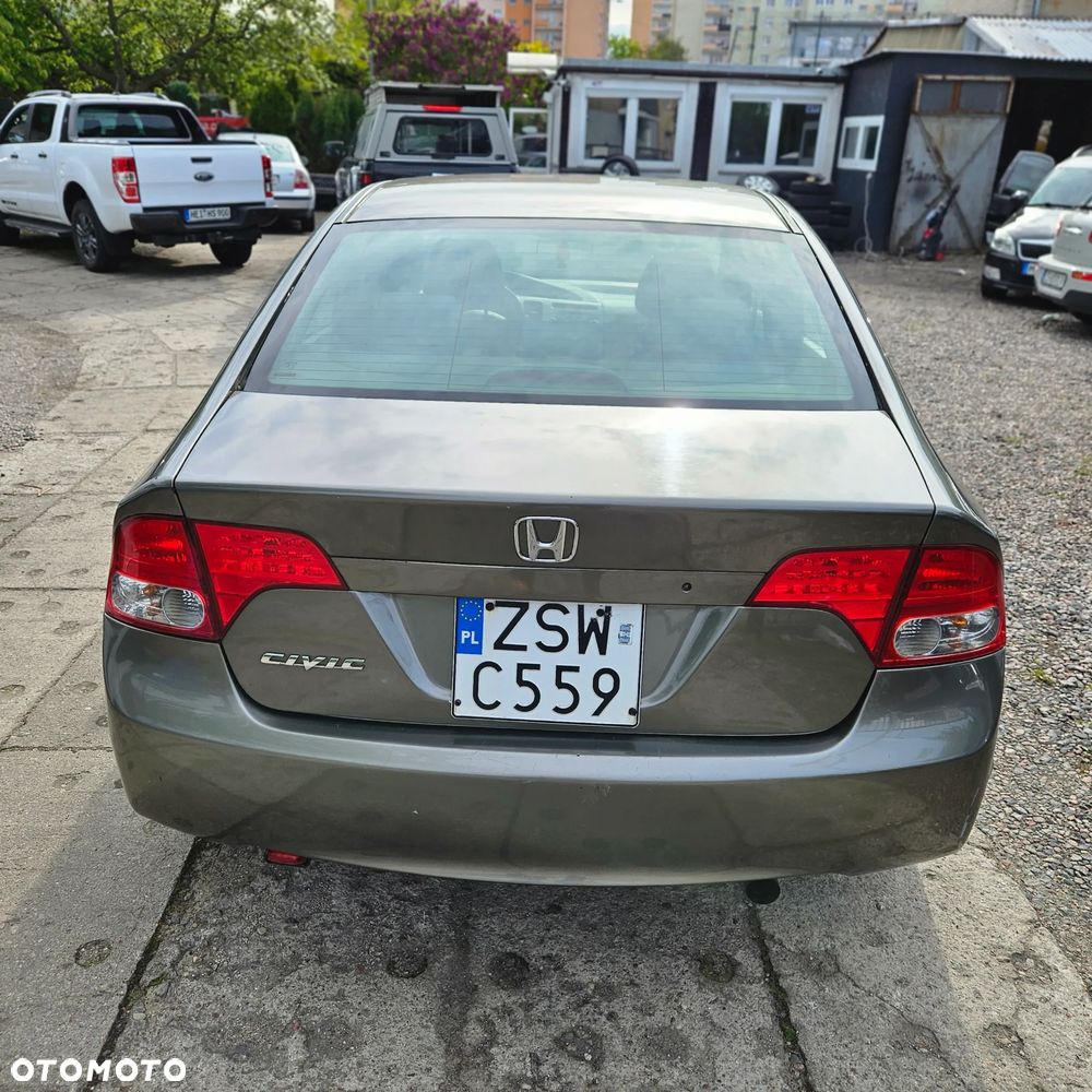 Honda Civic 1.8i-VTEC Automatik Executive - 10