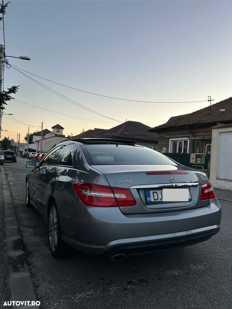 Mercedes-Benz E 220 CDI DPF Coupe BlueEFFICIENCY 7G-TRONIC Avantgarde - 5