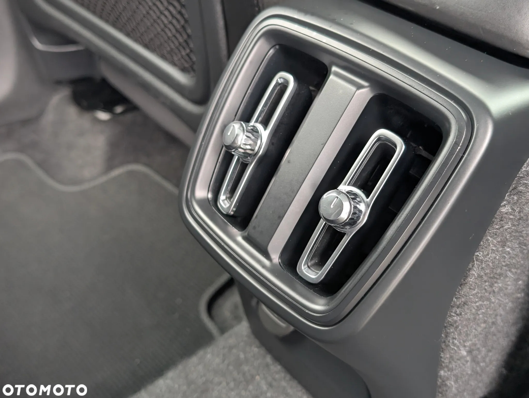 Volvo XC 40 T5 AWD R-Design - 22