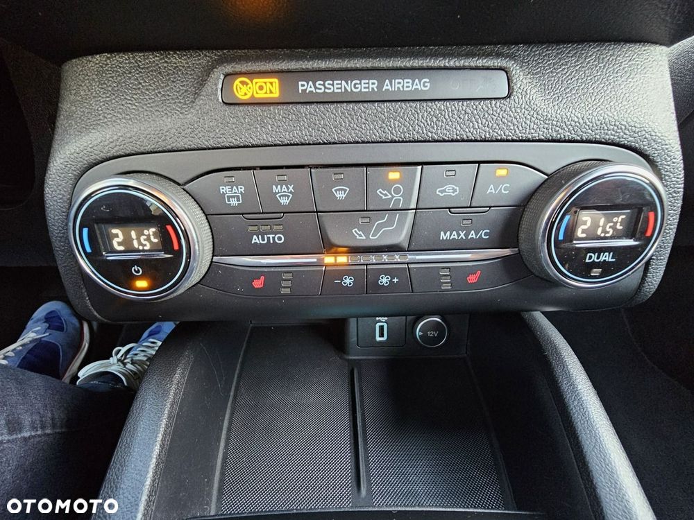 Ford Focus - 33