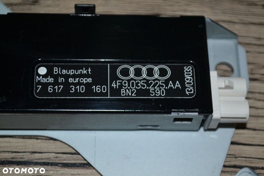 AUDI A6 C6 KOMBI WZMACNIACZ ANTENOWY 4F9035225AA - 2