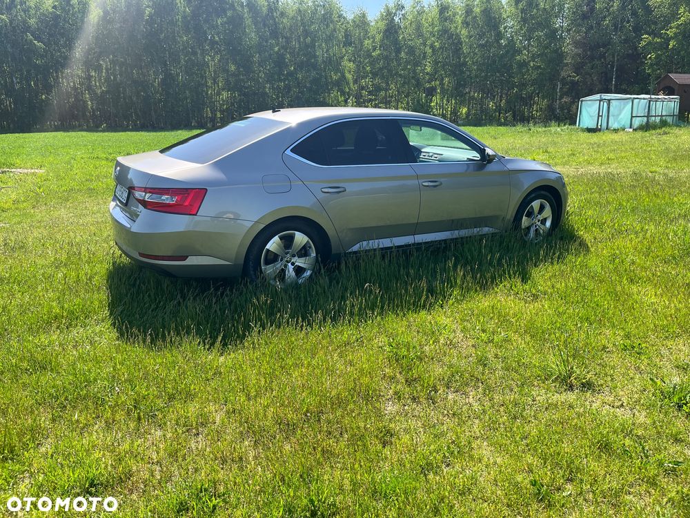 Skoda Superb 2.0 TDI Ambition - 4