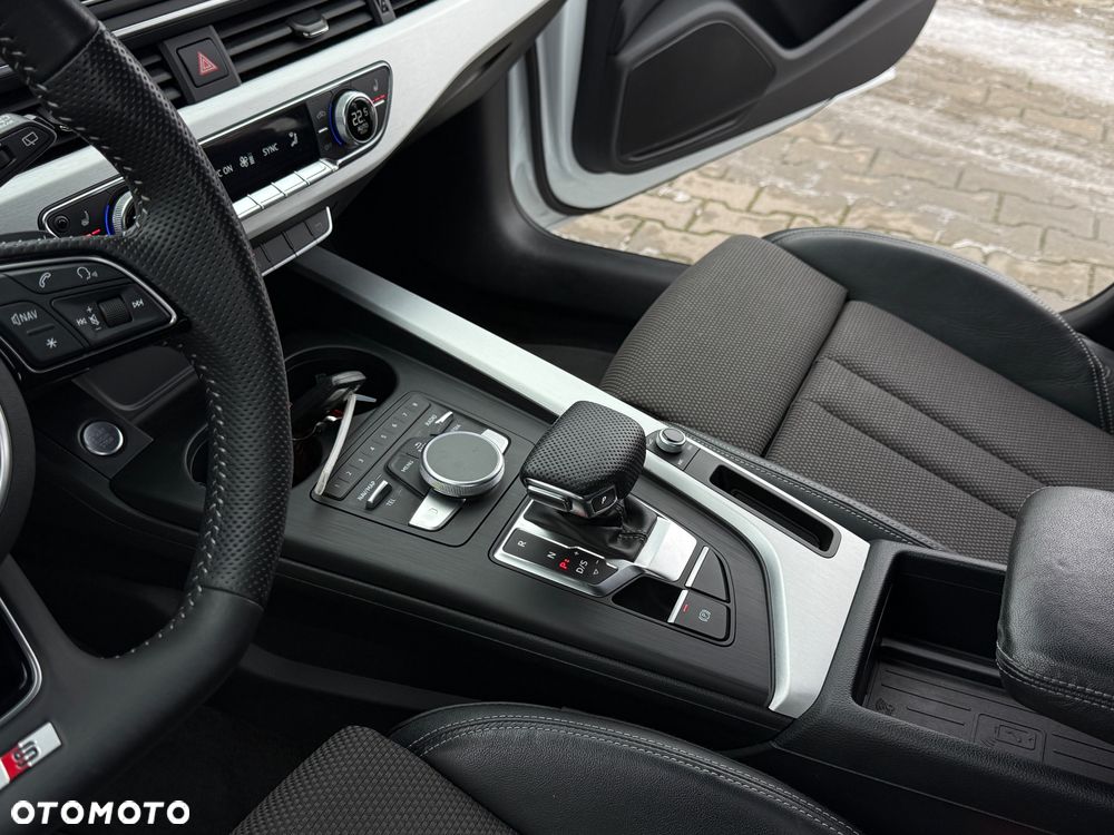 Audi A4 Avant 40 TDI S tronic S line - 24