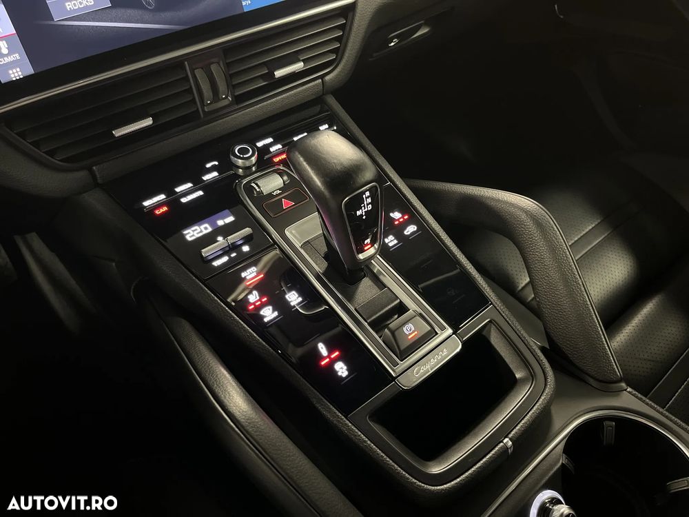 Porsche Cayenne - 23