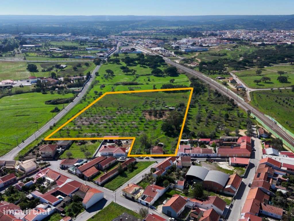 Moradia com Terreno de 2,9 ha para Venda na Aldeia do Futuro - Grân... - Grande imagem: 3/46