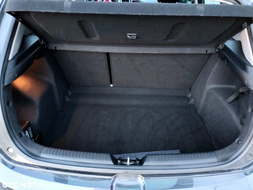 Kia Ceed - 16