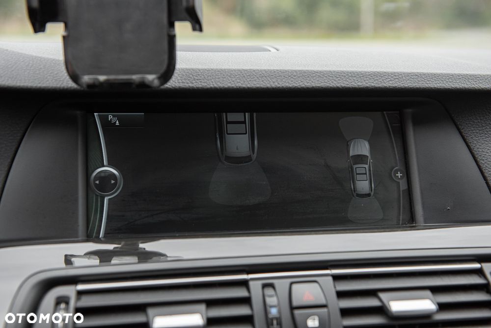 BMW Seria 5 520d - 25