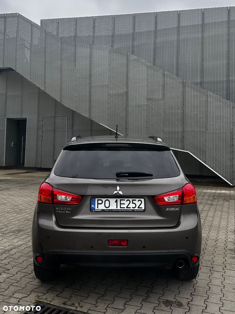Mitsubishi ASX - 9