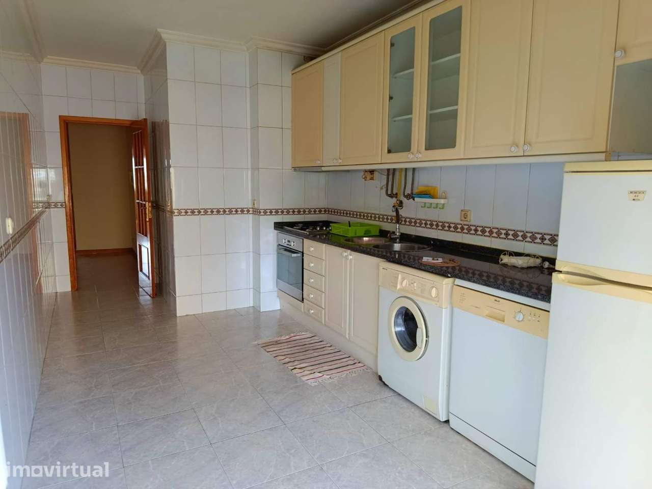 Arrenda-se T2 Central com Garagem para 2 Carros - Grande imagem: 5/14
