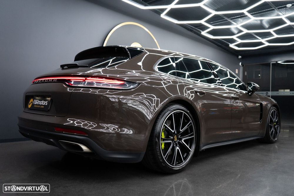 Porsche Panamera Sport Turismo 4 E-Hybrid - 10