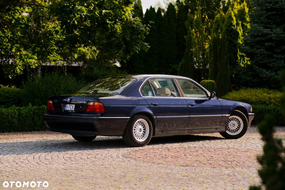 BMW Seria 7 740iL - 7