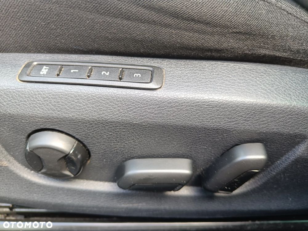 Skoda Superb 1.6 TDI DSG Ambition - 23