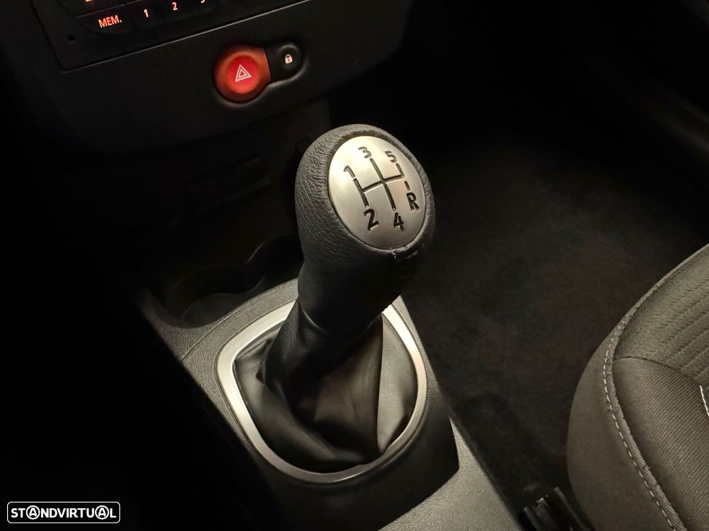 Renault Clio Break 1.2 TCE Dynamique S - 14