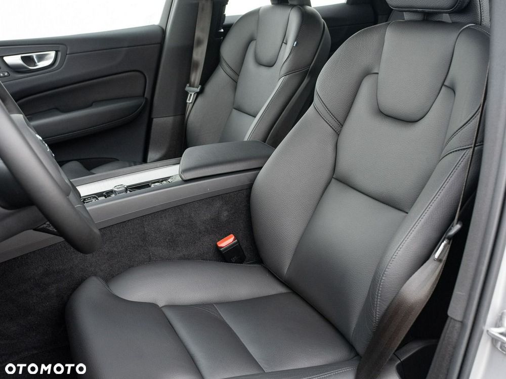 Volvo XC 60 B4 B Plus Bright - 12