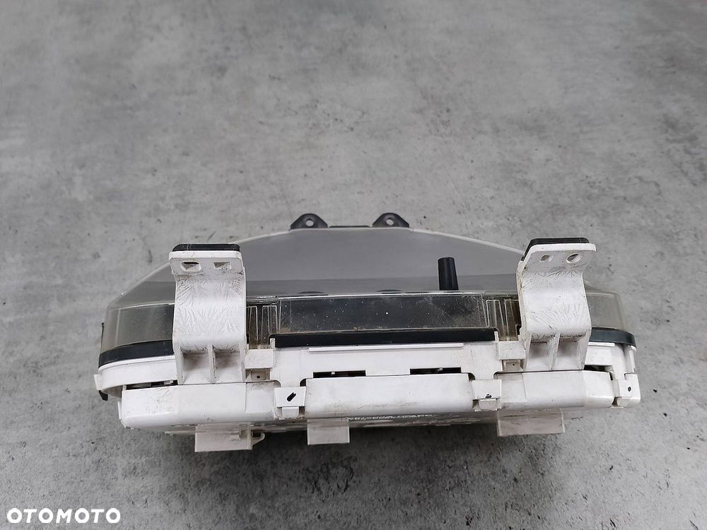 LICZNIK MITSUBISHI L200 IV 8100B638 2.5 DI-D - 2