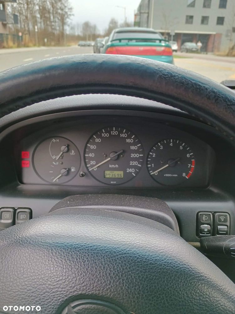 Mazda 323F - 6