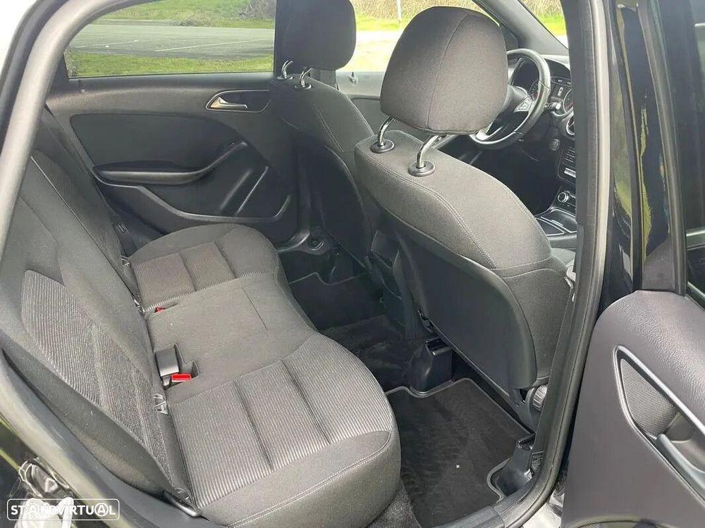 Mercedes-Benz B 180 - 19