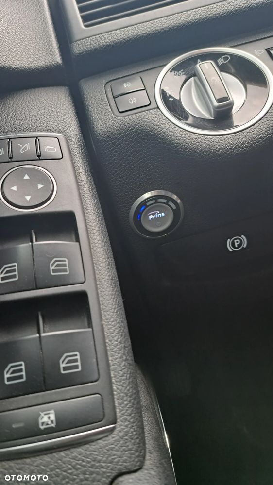 Mercedes-Benz Klasa C 180 BlueEFFICIENCY 7G-TRONIC Avantgarde - 4
