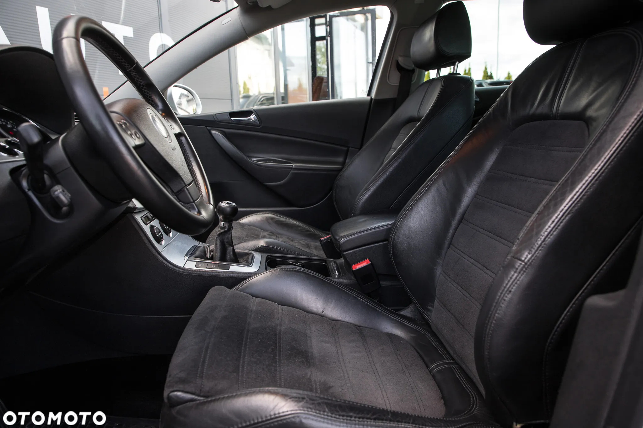 Volkswagen Passat 2.0 TDI Highline - 14