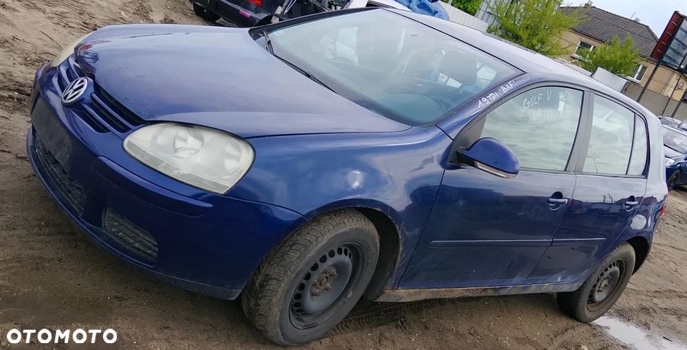VW GOLF V - 1