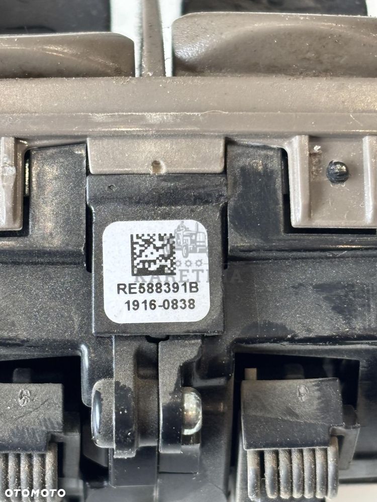 John Deere seria 6000 7000 8000 R - przełącznik tylnego TUZa RE588391 RE586552 - 4