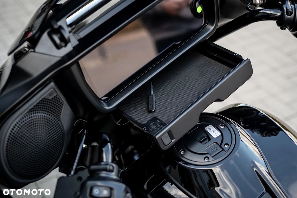 Harley-Davidson Touring Street Glide - 24