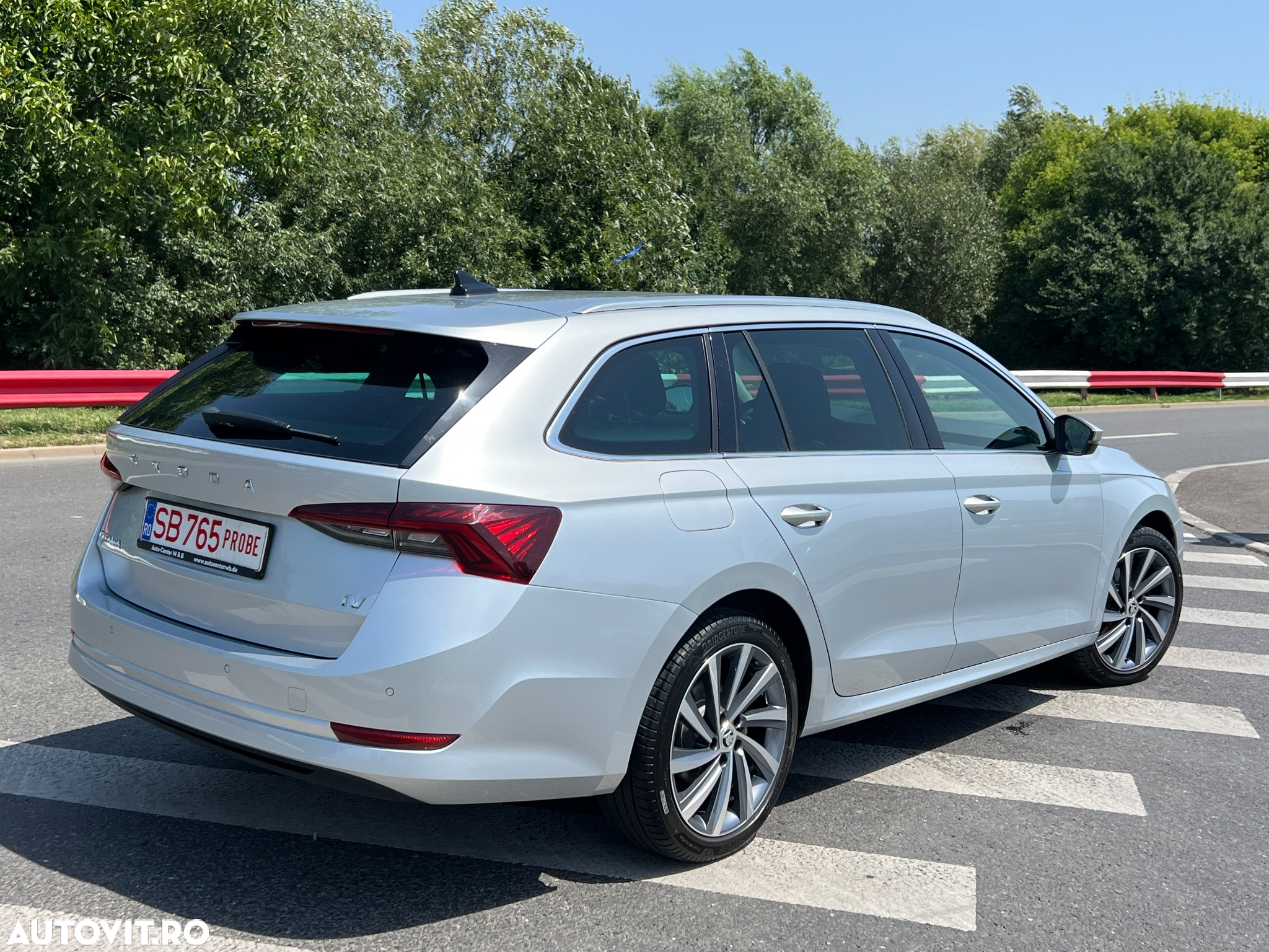 Skoda Octavia Combi 1.4 TSI iV DSG First Edition - 4