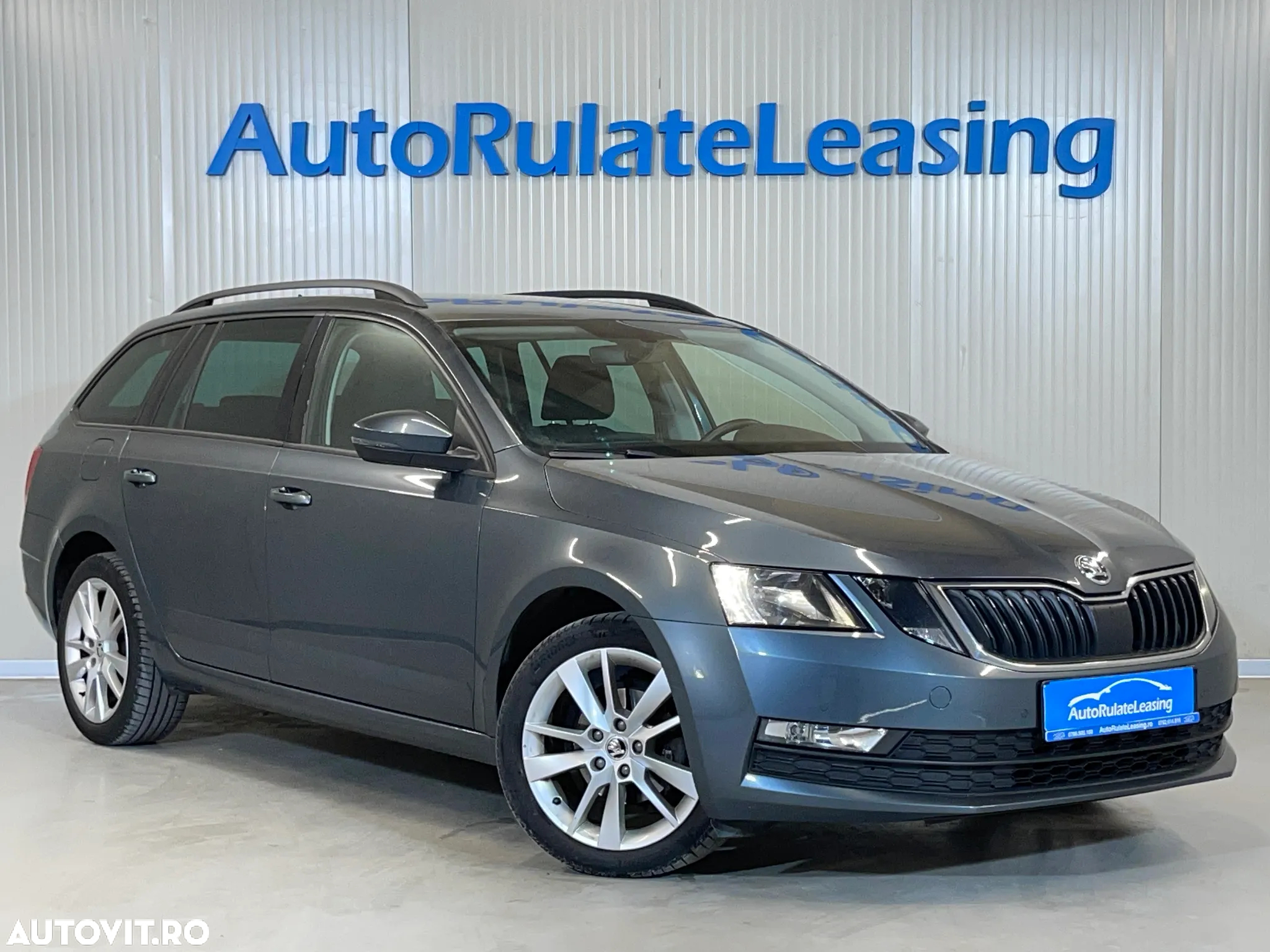 Skoda Octavia Combi Diesel 1.6 TDI DSG Style - 2