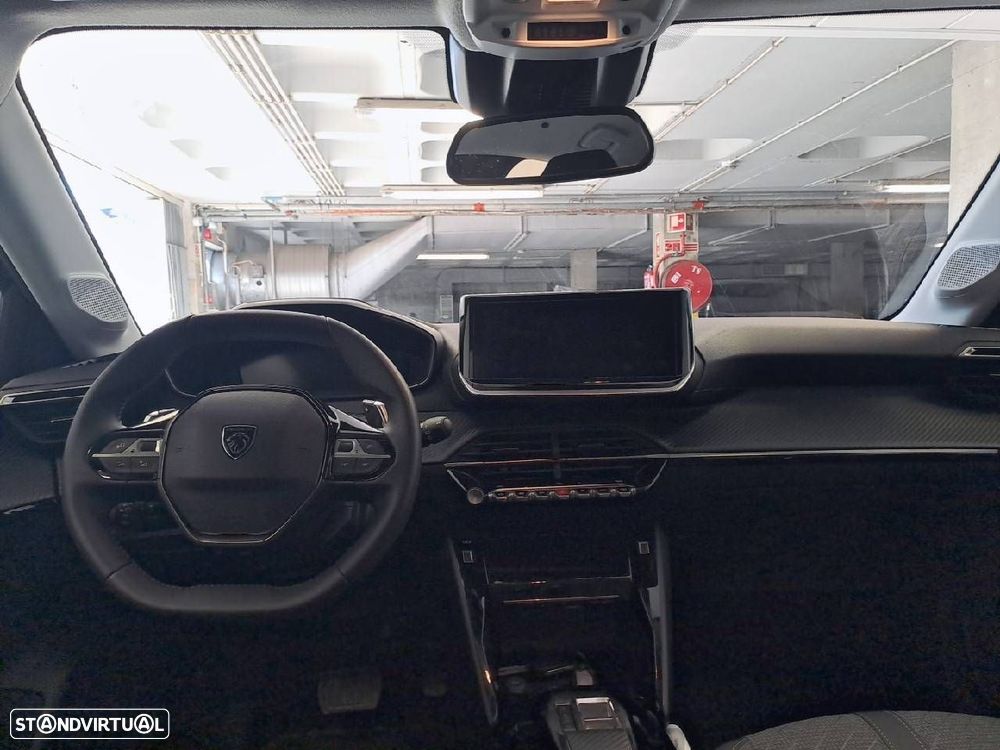 Peugeot 208 1.2 PureTech Allure EAT8 - 8