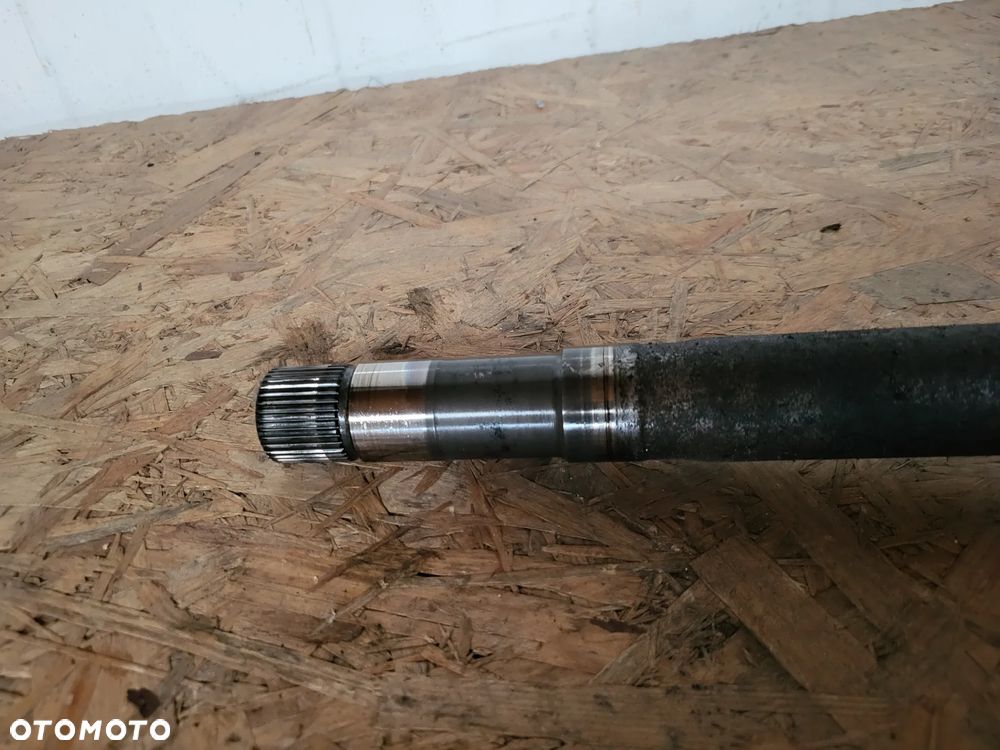 Półoś prawa Peugeot 3008 2.0 HDI - 2