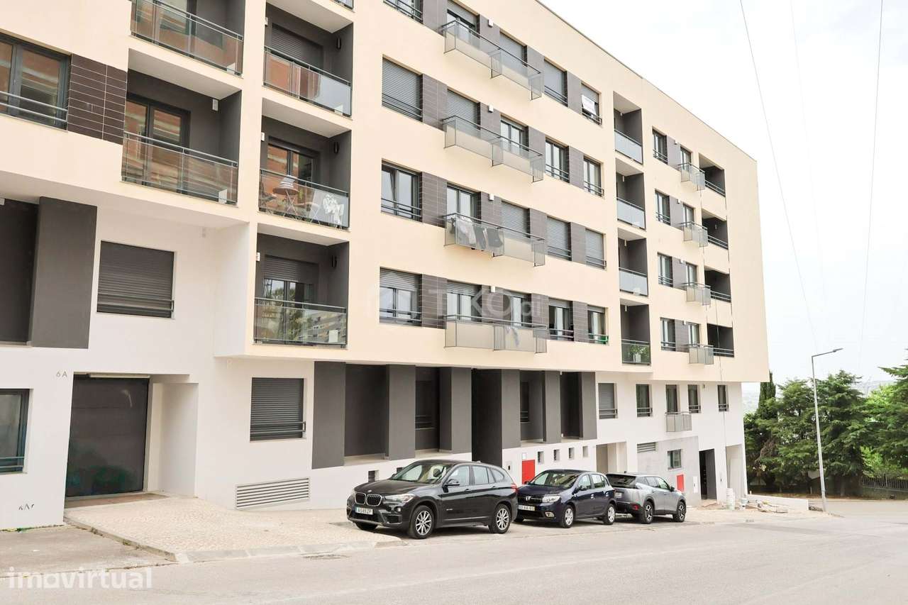 T3 NOVO C/ SUITE, VARANDA, ARRECADAÇÃO E 2 PARQUEAMENTOS | EMPREENDIME - Grande imagem: 2/52