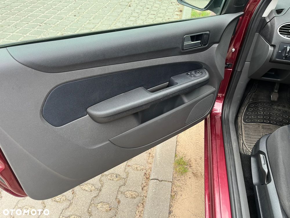 Ford Focus 1.6 Comfort - 5