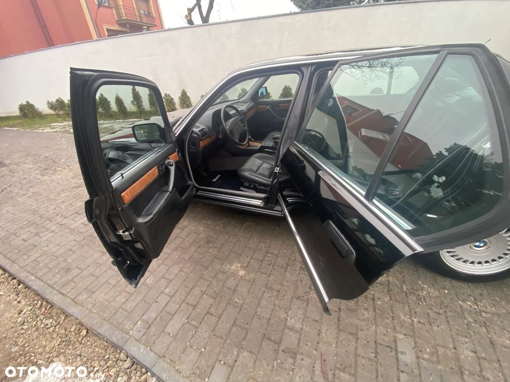 BMW Seria 7 750iL - 3