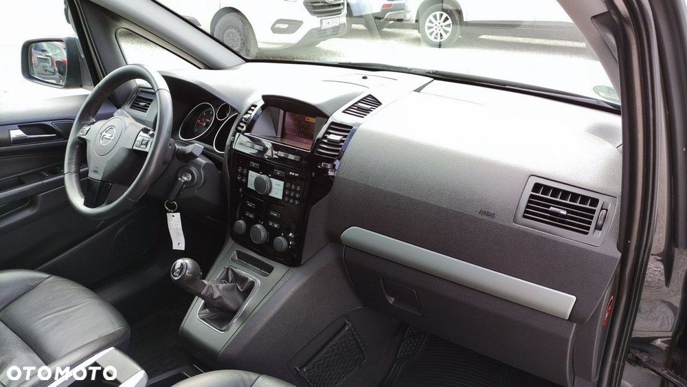 Opel Zafira 1.7 CDTI Cosmo - 24