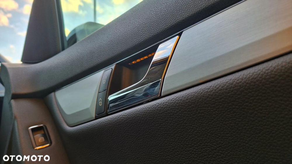 Mercedes-Benz Klasa C 180 Kompressor Avantgarde - 39