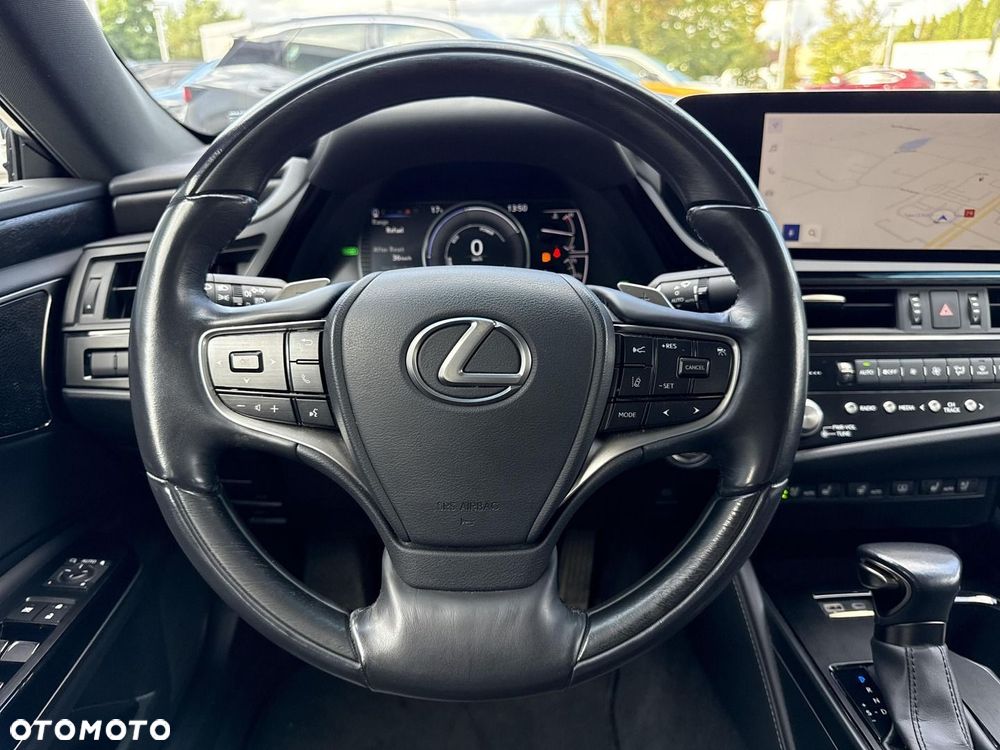 Lexus ES 300h Prestige - 24