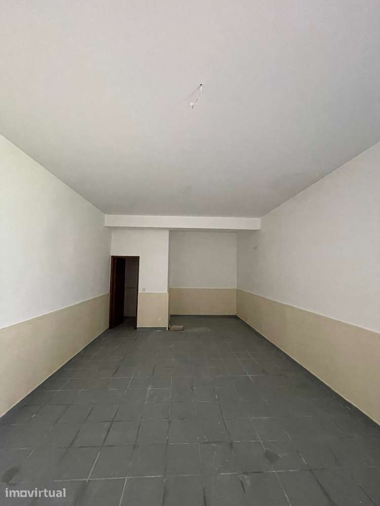 3 Lojas para Arrendar – Centro de Penacova (Rua de São João) - Grande imagem: 2/11