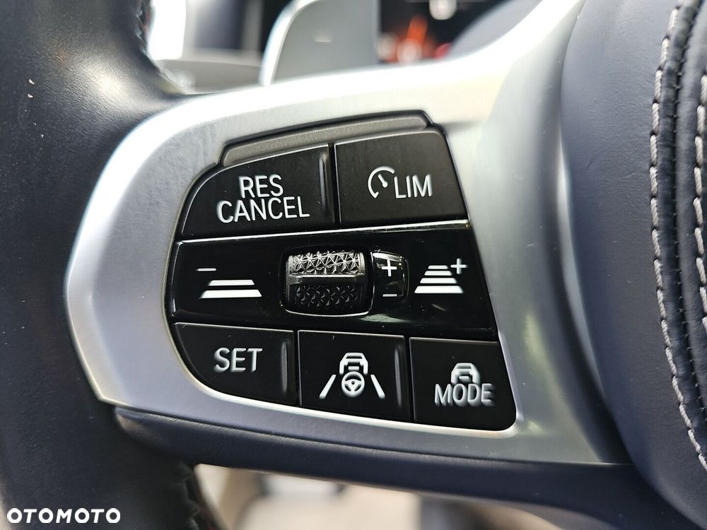 BMW Seria 8 - 15