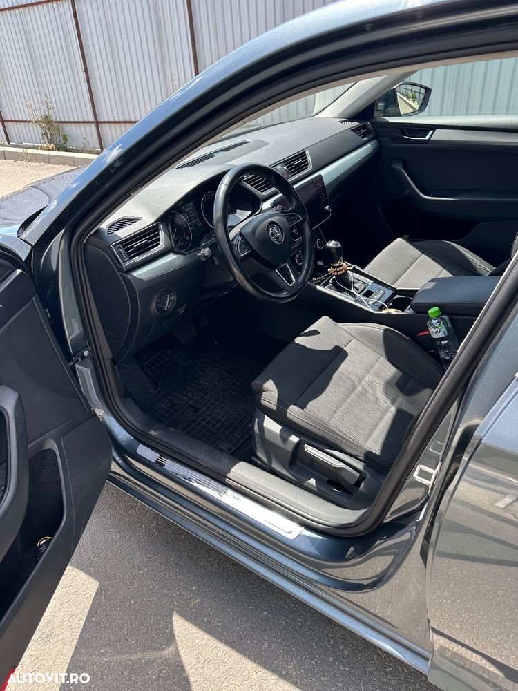 Skoda Superb 2.0 TDI DSG Style - 2