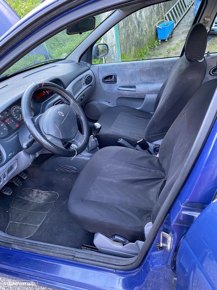 Renault Mégane 1.4 16V RTE - 8