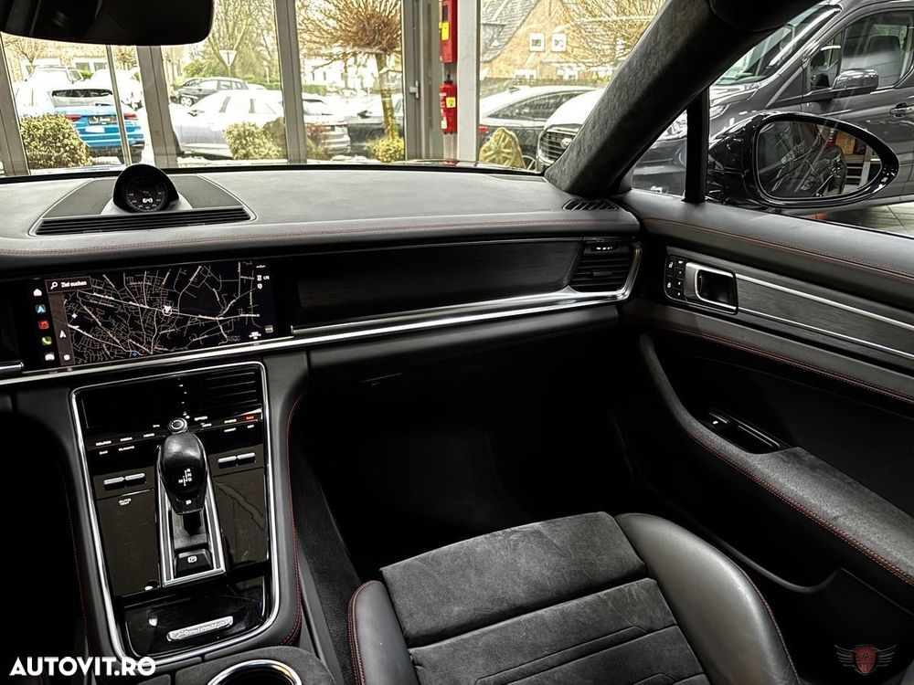 Porsche Panamera GTS - 12