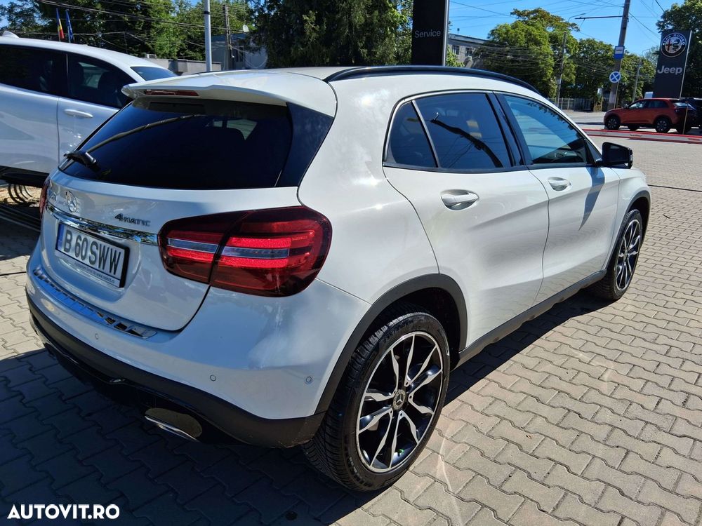Mercedes-Benz GLA 220 4MATIC - 4