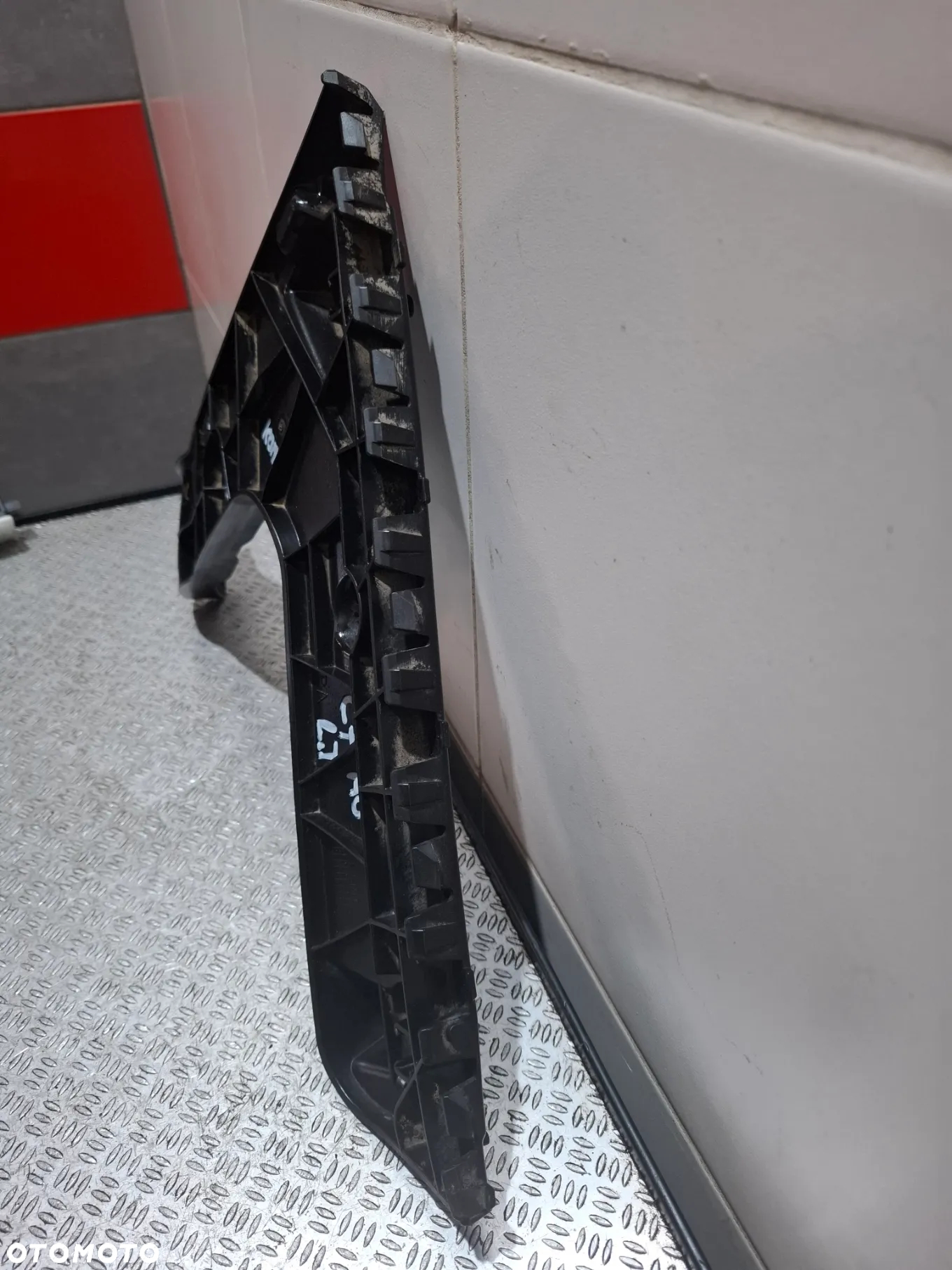 Ślizg zderzaka lewy tył Audi A6 C7 kombi 2015 rok nr 4G9807453G - 2