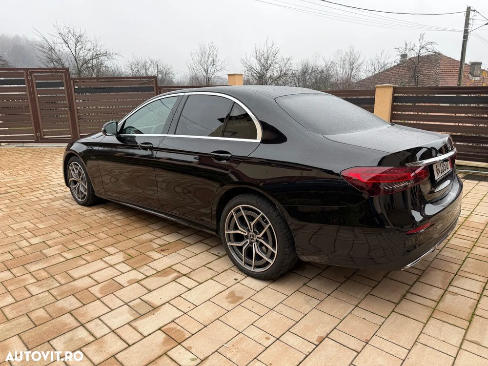 Mercedes-Benz E 300 de Aut. - 9