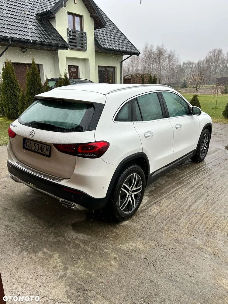 Mercedes-Benz GLA 200 Business Edition - 3