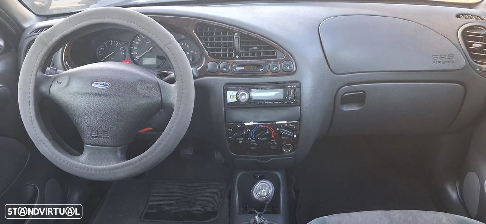 Ford Fiesta 1.25 Ghia - 8