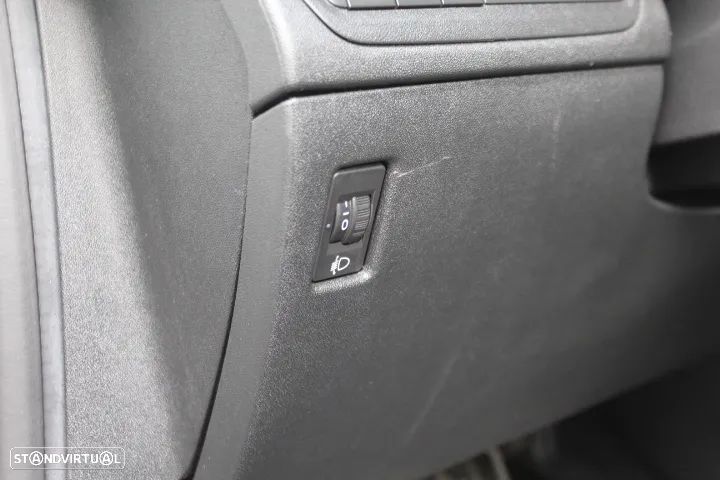Peugeot 2008 1.2 PureTech Allure - 23